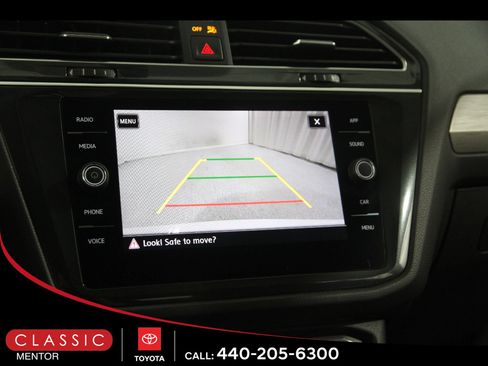 Used 2020 Volkswagen Tiguan SE w/ Panoramic Sunroof Package FWD image 12