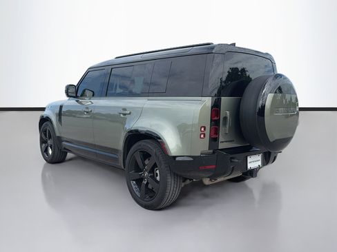Used 2025 Land Rover Defender 110 X-Dynamic SE AWD/4WD image 3