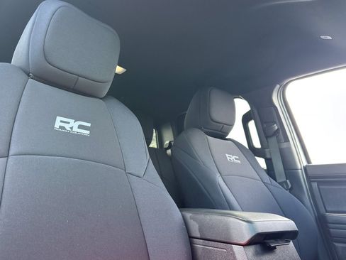 Used 2025 Toyota Tacoma TRD Sport AWD/4WD image 15