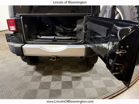 Used 2012 Jeep Wrangler Unlimited Sahara w/ Connectivity Group image 27
