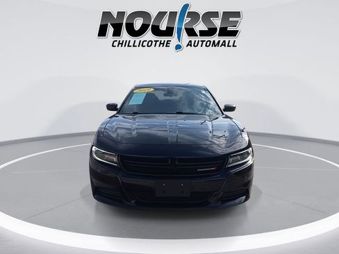 Used 2019 Dodge Charger SXT image 3