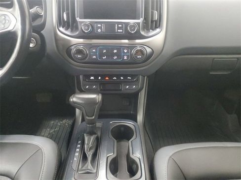 Used 2019 Chevrolet Colorado Z71 image 11