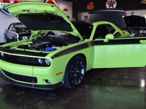 Used 2023 Dodge Challenger R/T w/ T/A Package image 11