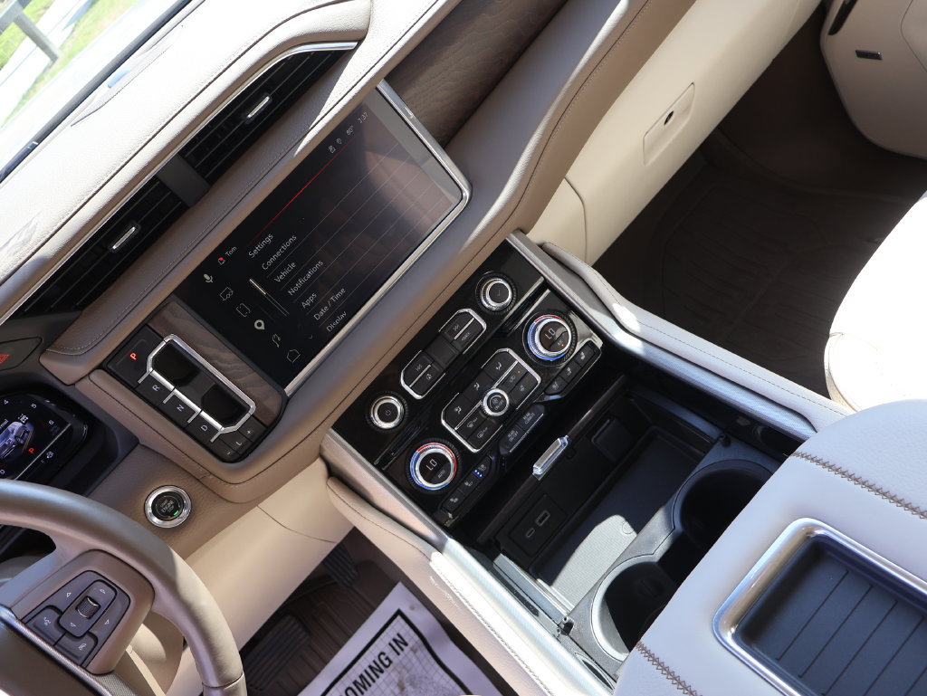 Certified 2023 GMC Yukon Denali w/ Denali Reserve Package AWD/4WD image 23