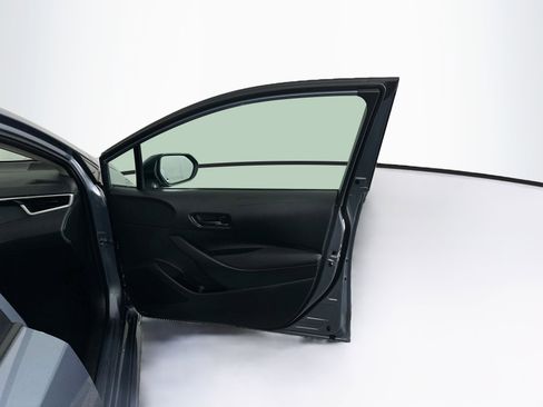 Used 2025 Toyota Corolla LE FWD image 30