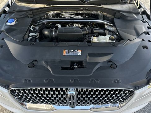 Used 2020 Lincoln Aviator Reserve w/ Equipment Group 201A image 25