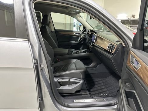 New 2026 Volkswagen Atlas SE image 36