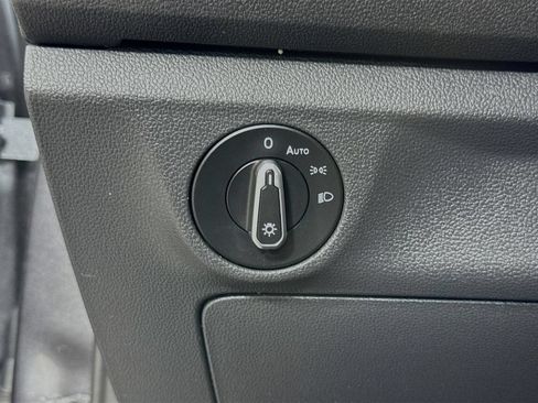 Used 2021 Volkswagen Jetta SE FWD image 15