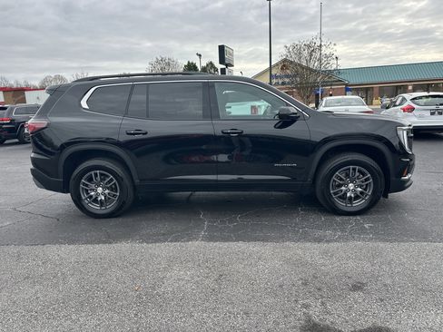Used 2025 GMC Acadia Elevation image 9