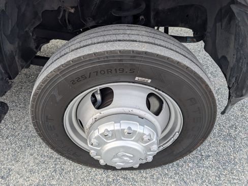 Used 2022 RAM 5500 Tradesman w/ Safety Group image 4