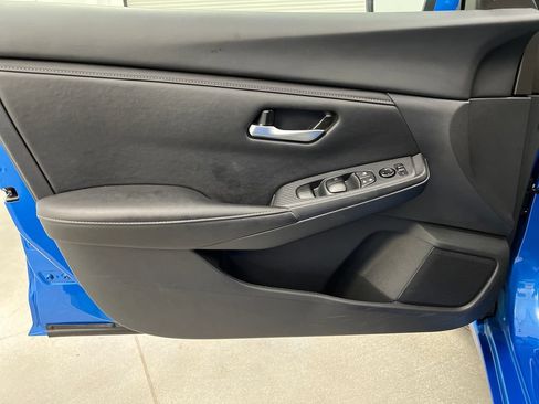 Used 2025 Nissan Sentra SV FWD image 14