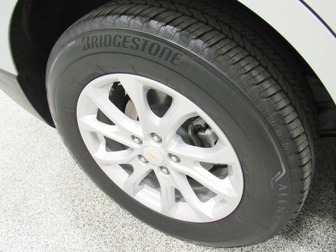 Used 2021 Chevrolet Equinox LS w/ LS Convenience Package image 20