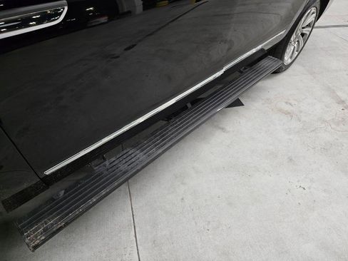 Used 2023 Lincoln Navigator L Reserve AWD/4WD image 13