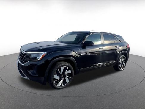 Used 2025 Volkswagen Atlas Cross Sport SE image 8