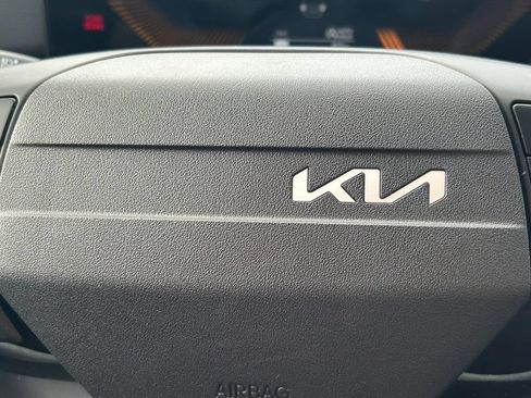 Used 2026 Kia Sportage LX FWD image 32