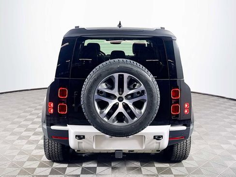 Used 2025 Land Rover Defender 110 S image 6