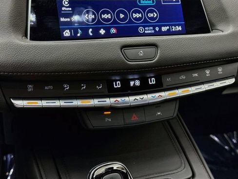 Used 2023 Cadillac XT4 Premium Luxury AWD/4WD image 17