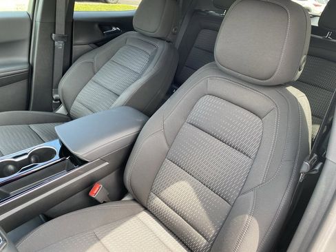 New 2025 Chevrolet Equinox LT image 11