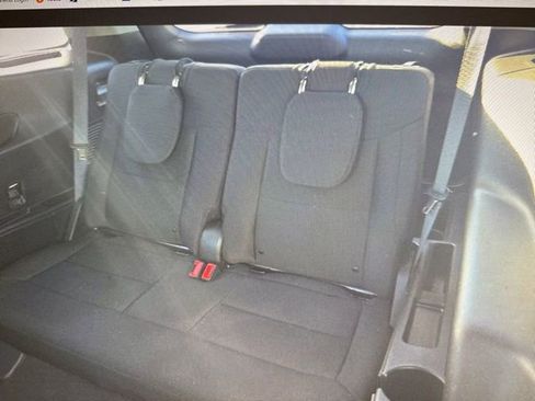 Used 2022 Ford Explorer XLT image 24