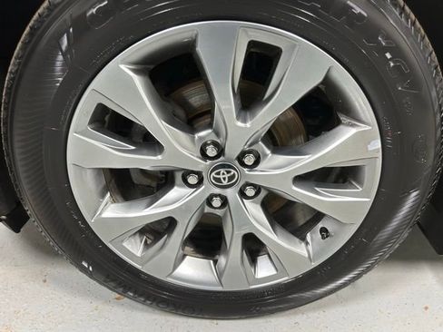 Used 2024 Toyota Grand Highlander Limited image 5