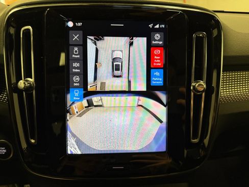 New 2026 Volvo XC40 B5 Ultra w/ Protection Package Premier image 20