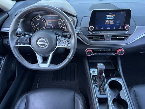 Used 2024 Nissan Altima 2.5 SR FWD image 17