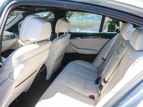 Used 2020 BMW 530e xDrive AWD/4WD image 17