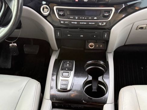 Used 2017 Honda Pilot Touring image 26