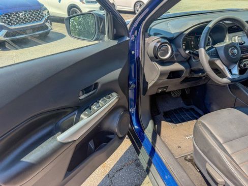 Used 2020 Nissan Kicks SR w/ SR Premium Package FWD image 12
