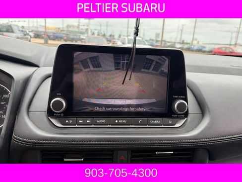 Used 2024 Nissan Rogue SV w/ SV Premium Package image 11