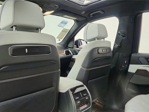 Used 2023 BMW X7 xDrive40i w/ M Sport Package image 35