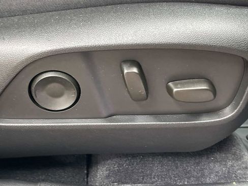 Used 2025 Chevrolet Equinox ACTIV w/ Safety and Technology Package AWD/4WD image 27