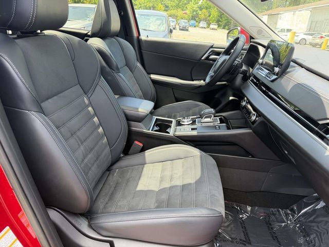 Used 2024 Mitsubishi Outlander SE AWD/4WD image 11