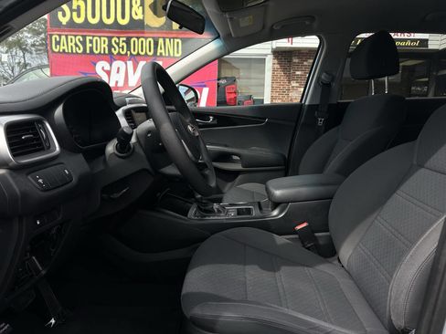 Used 2019 Kia Sorento L image 30