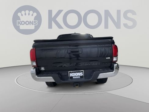 Used 2021 Toyota Tacoma SR5 RWD image 4