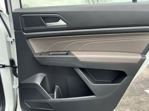 Certified 2022 Volkswagen Atlas Cross Sport SE image 26