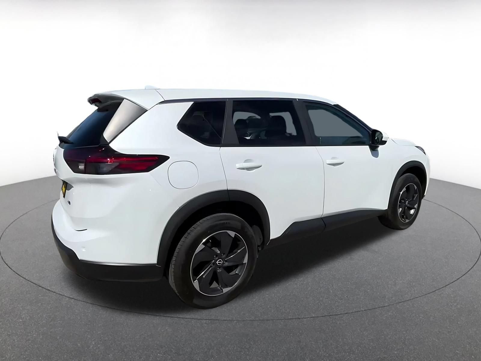 Used 2025 Nissan Rogue SV AWD/4WD image 13