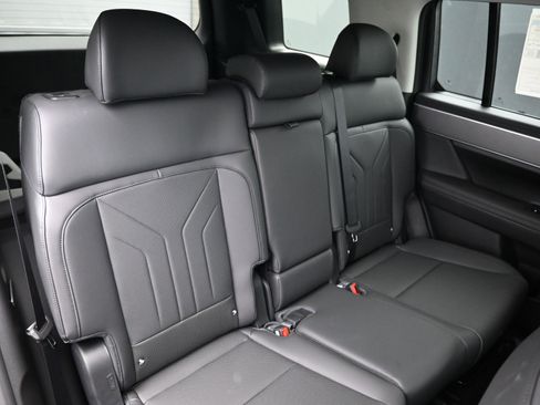 Used 2024 Hyundai Santa Fe SEL FWD image 16