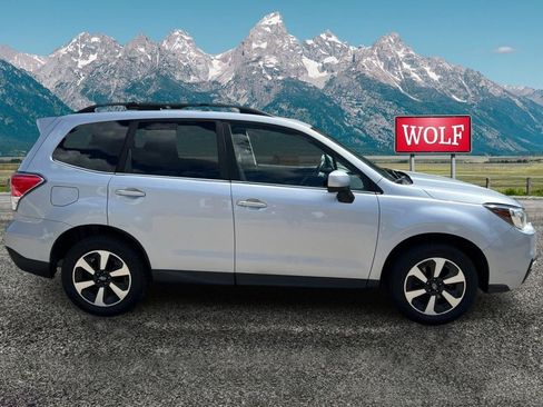 Used 2017 Subaru Forester 2.5i Limited AWD/4WD image 4