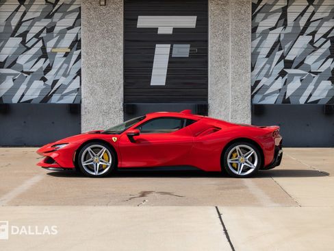 Used 2023 Ferrari SF90 Stradale AWD/4WD image 7