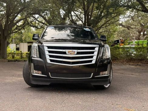 Used 2016 Cadillac Escalade ESV Luxury AWD/4WD image 2