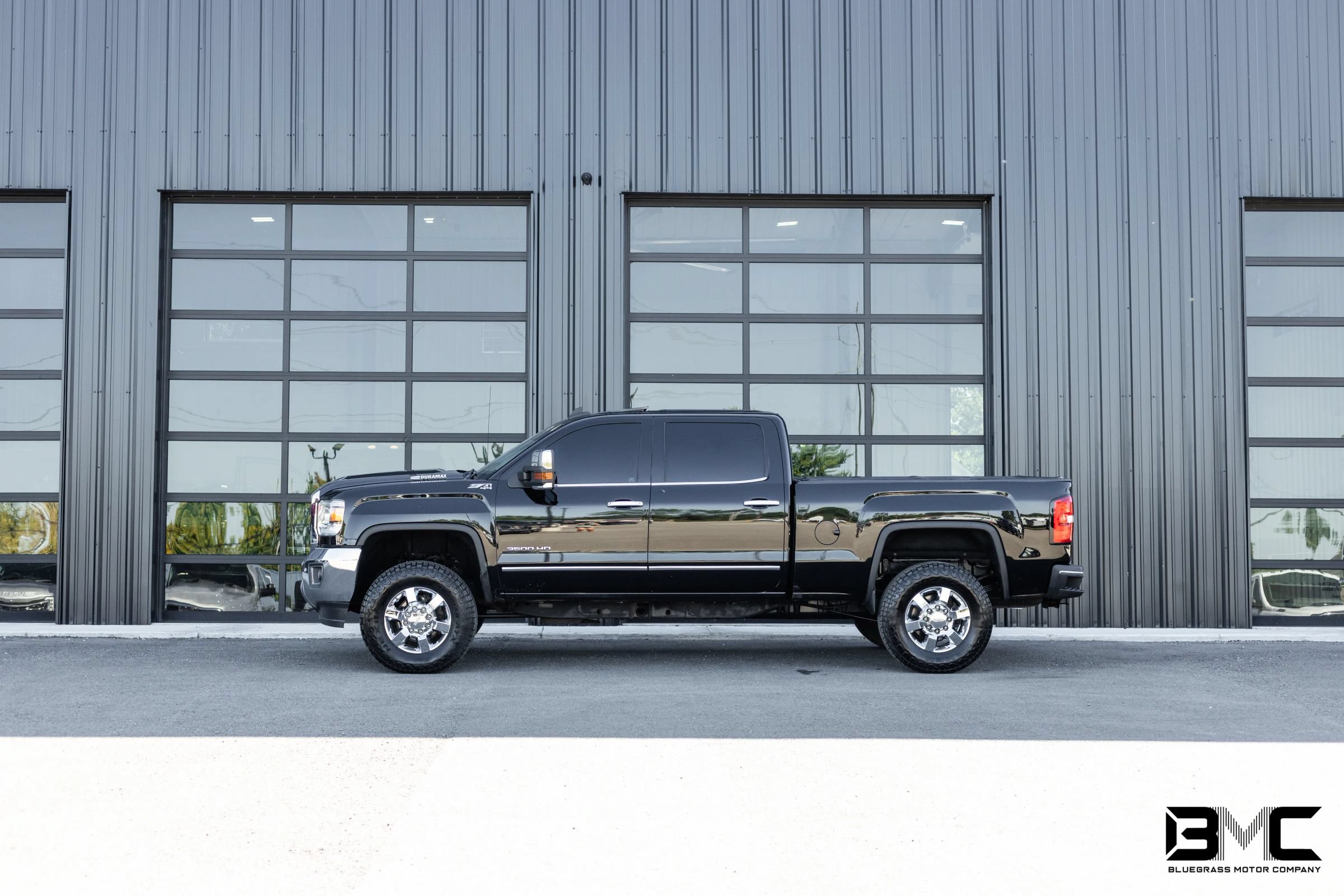 Used 2019 GMC Sierra 3500 SLT w/ Driver Alert Package AWD/4WD image 1