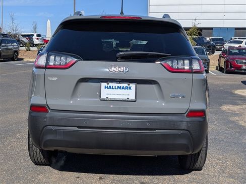 Used 2021 Jeep Cherokee Latitude Plus image 5