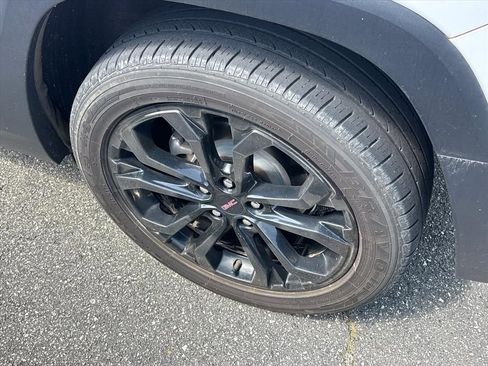 Used 2022 GMC Terrain SLE w/ Driver Convenience Package image 11