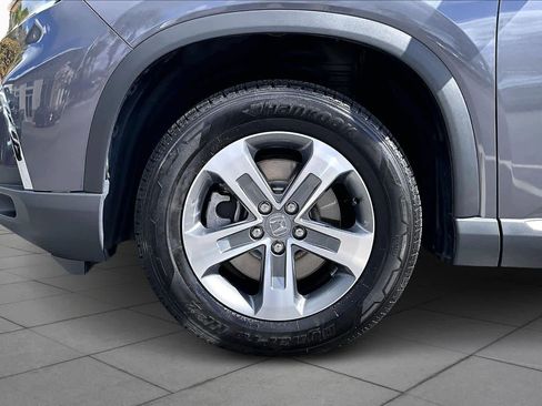 Certified 2025 Honda Pilot EX-L image 9