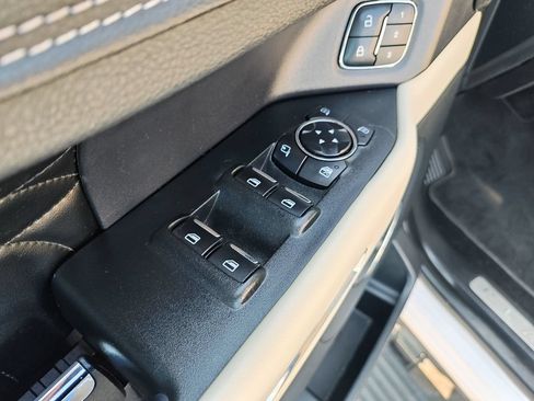 Used 2019 Ford Expedition Platinum AWD/4WD image 11