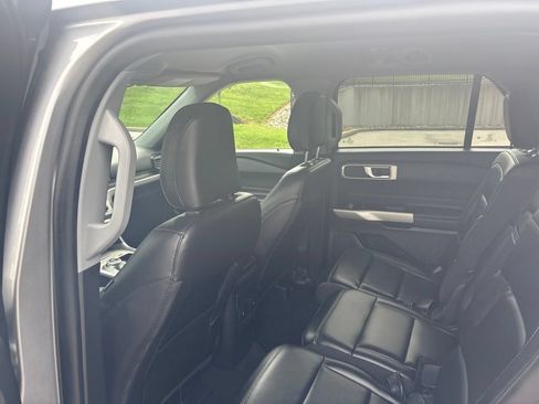 Used 2023 Ford Explorer XLT w/ Equipment Group 202A AWD/4WD image 12