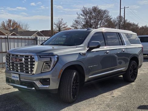 New 2026 GMC Yukon XL Denali w/ Denali Reserve Package image 2