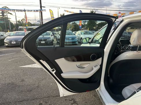 Used 2018 Mercedes-Benz C 300 4MATIC Sedan image 14