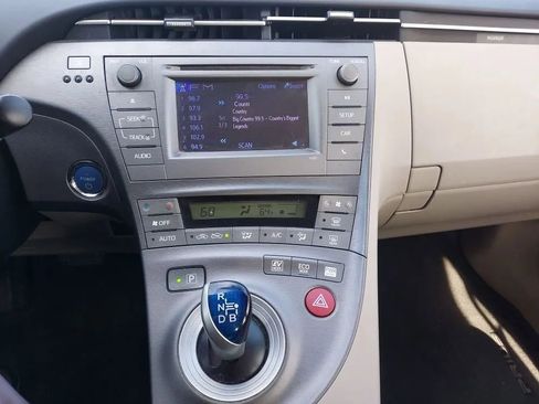 Used 2012 Toyota Prius Two image 8